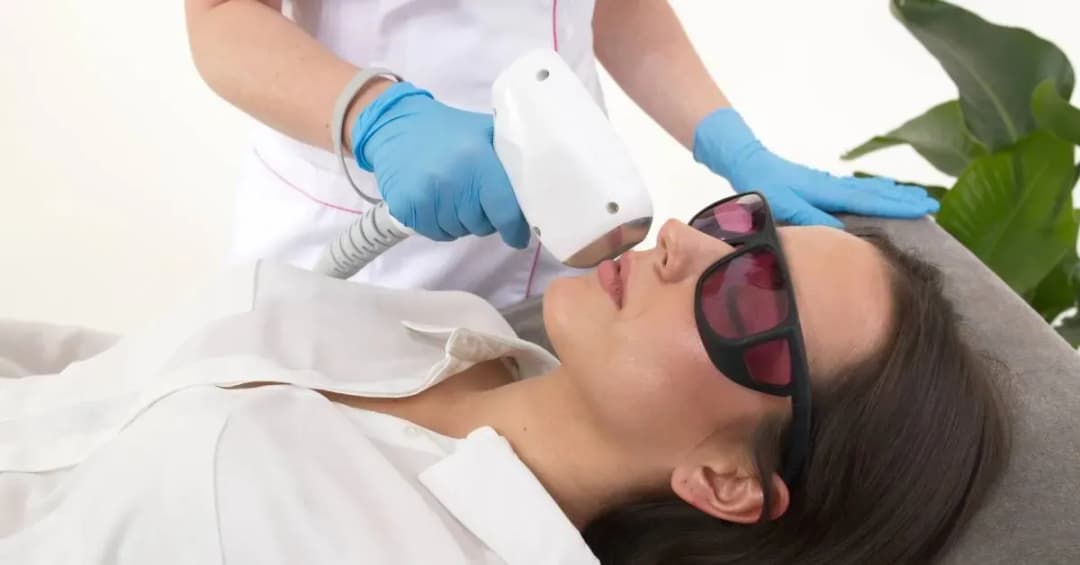 Ile trwa endermologia? Poznaj czas zabiegu i co wpływa na długość