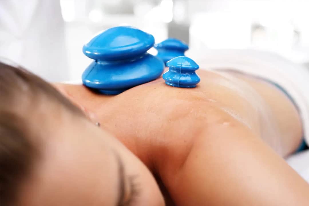 Jak wykonać masaż bańką chińską na cellulit i uniknąć bólu